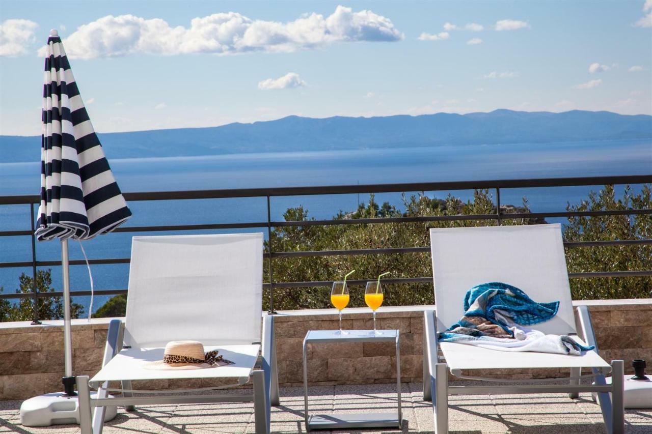 Geminus Holiday * Makarska
